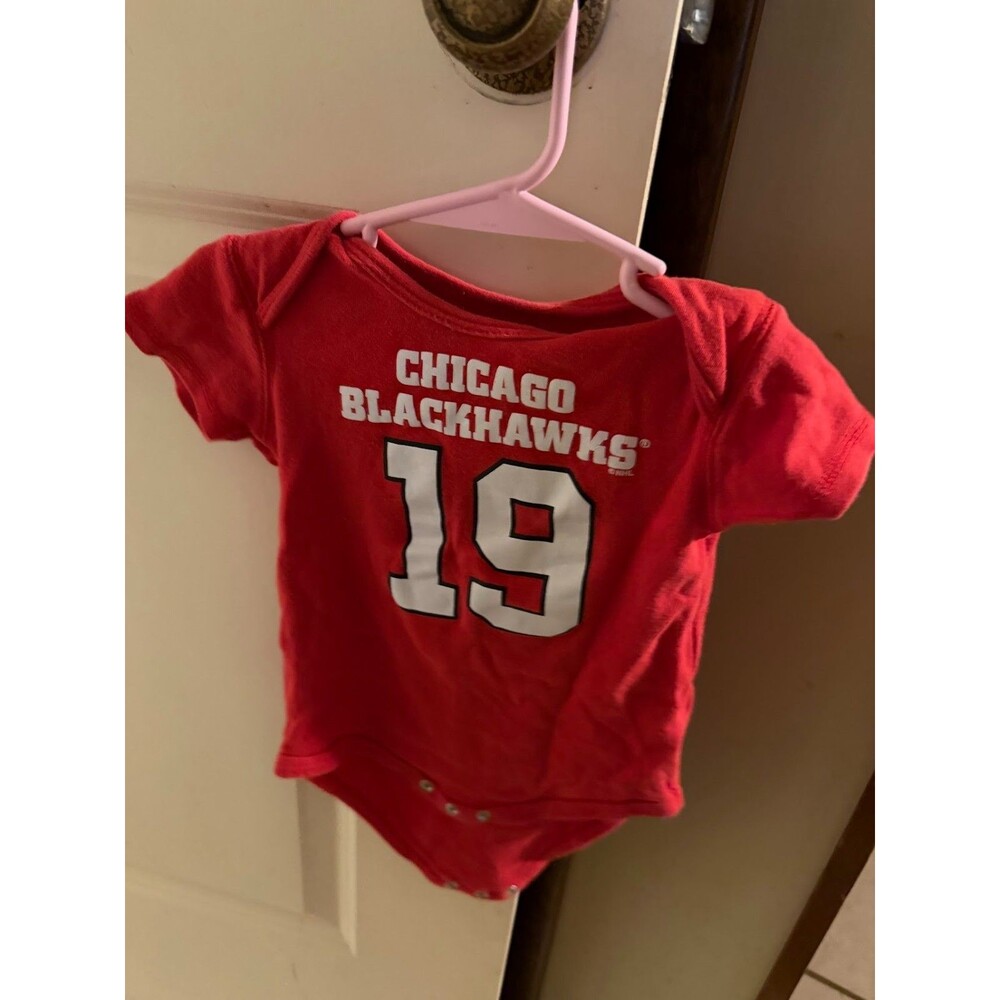 Chicago Blackhawks Jonathan Toews #19 Baby Jersey Bodysuit Red 18M NHL
